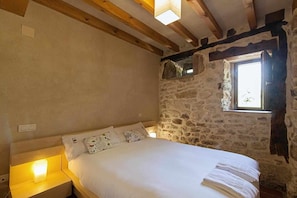 4 bedrooms, iron/ironing board, travel crib, WiFi