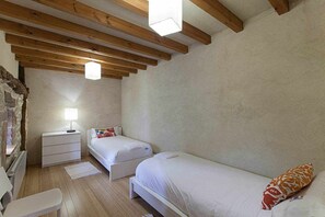 4 bedrooms, iron/ironing board, travel cot, WiFi