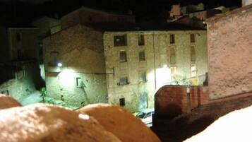 3 chambres, fer et planche à repasser, Wi-Fi, draps fournis