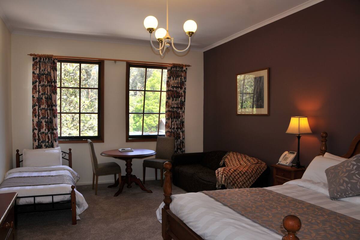 Premier Queen | Minibar, in-room safe, soundproofing, iron/ironing board