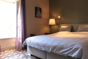 4 Schlafzimmer, Bügeleisen/Bügelbrett, Reisekinderbett, WLAN