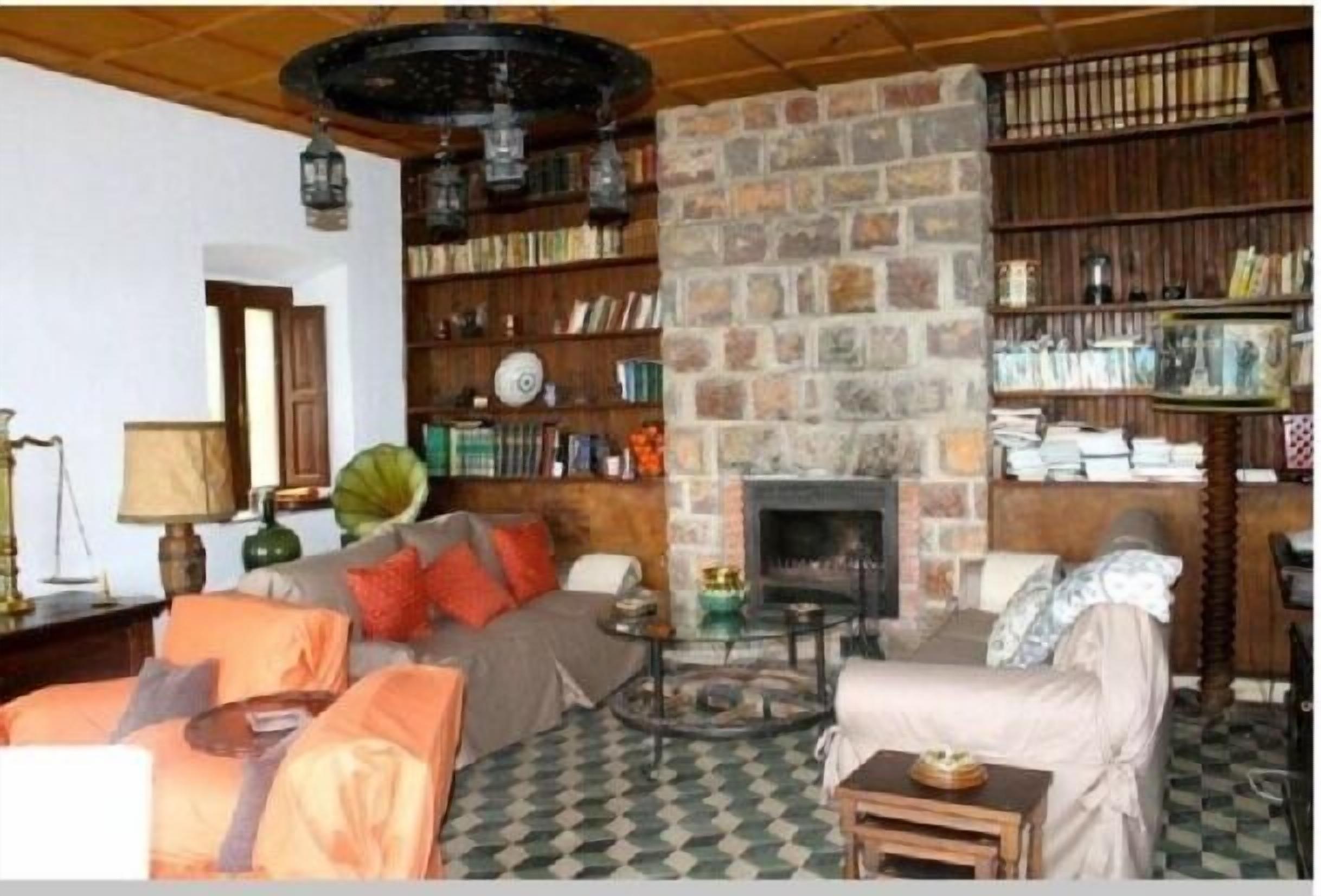 Self catering La Casona de la Garaba for 14 people