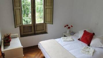 7 makuuhuonetta, silitysrauta/-lauta, Wi-Fi, vuodevaatteet