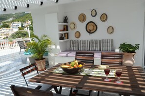 تناول الطعام بالخارج