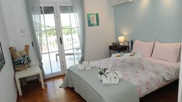 2 bedrooms, in-room safe, desk, iron/ironing board