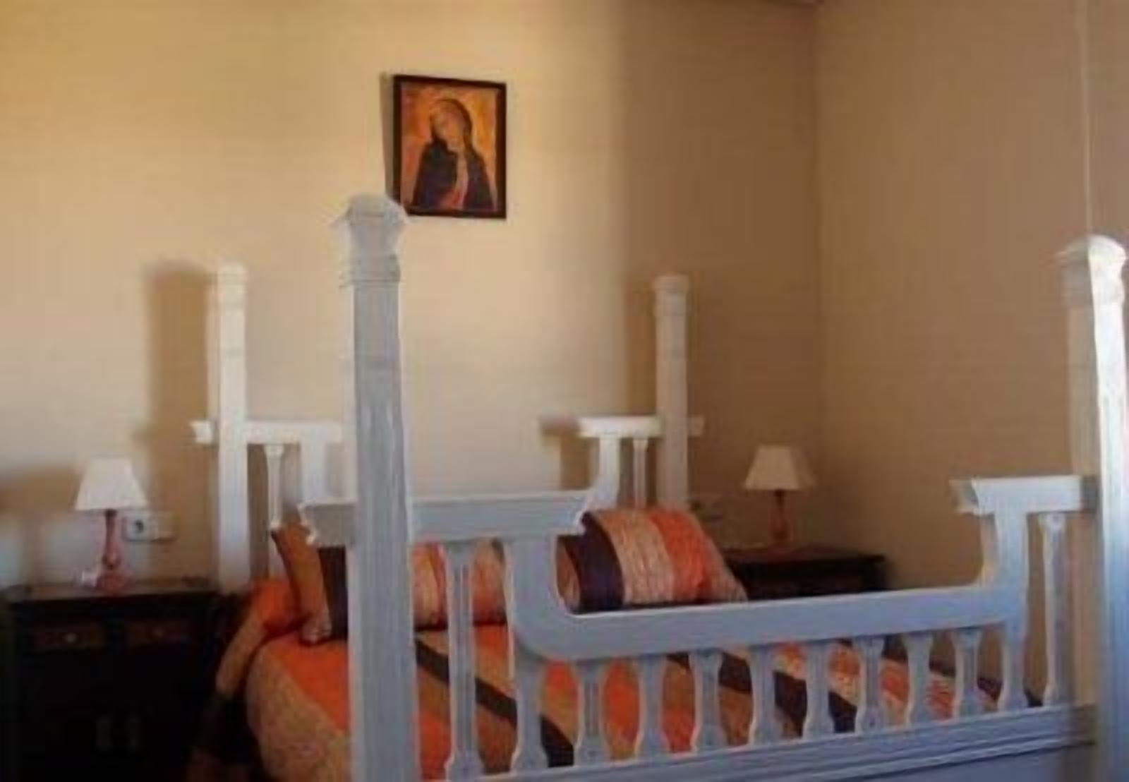 Cottage Sunsets for 16 people (full rental)