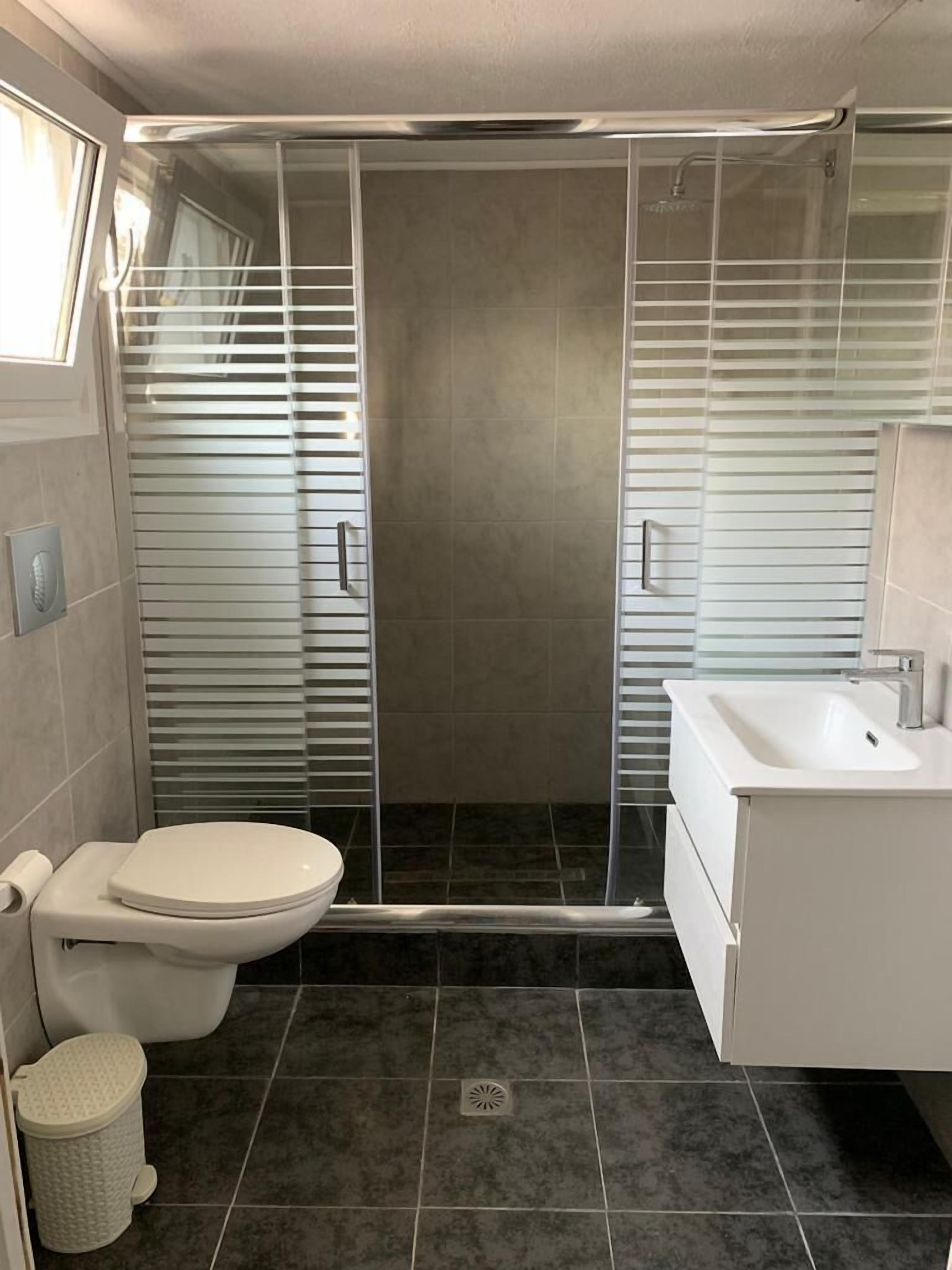 Hair dryer, towels