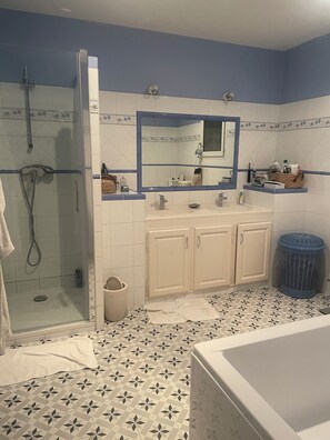 Handtücher, Toilettenpapier