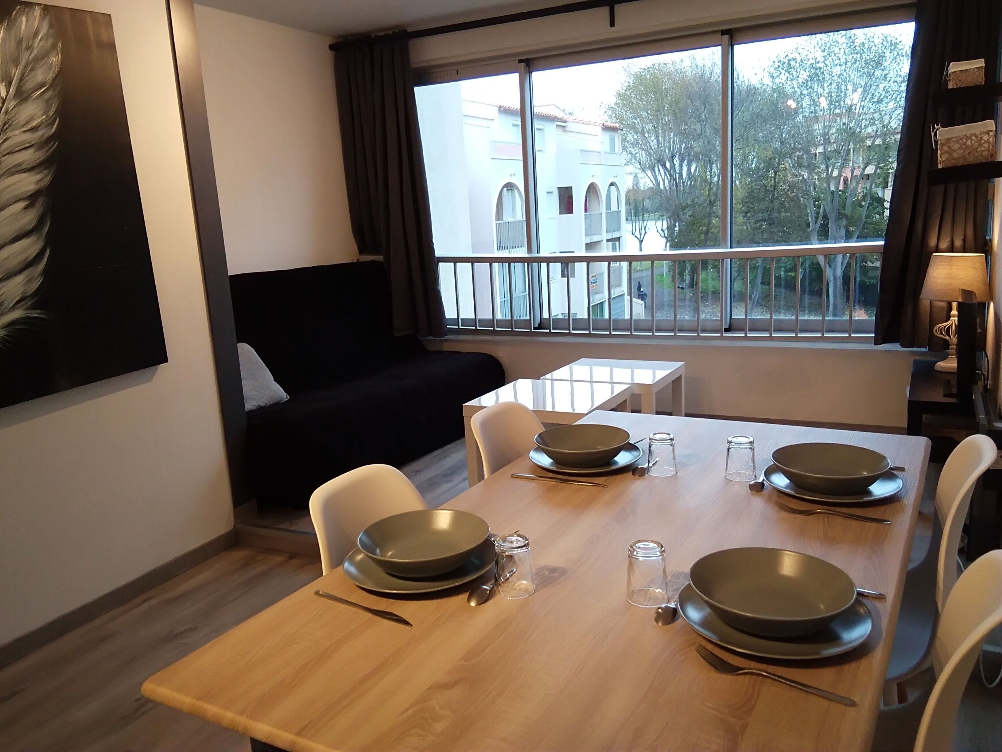 100m from Richelieu beach, 2 bedrooms, 4 people, private parking, pool, pool view