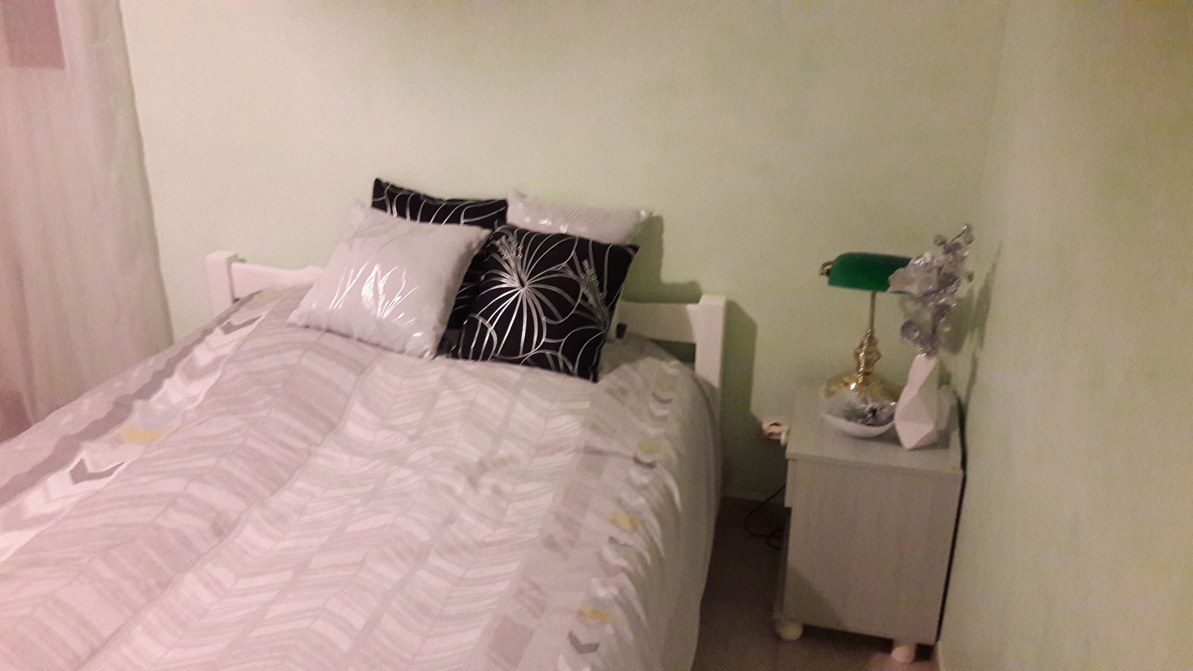 Quiet villa with swimming pool on a large plot.