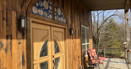 Newly built house in Rabbit Hash with Old World charm/Creation museum and ark.