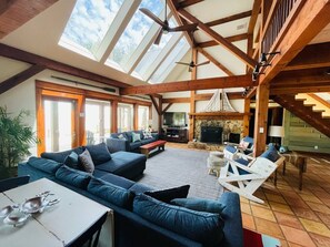 Smart TV, fireplace, DVD player, books