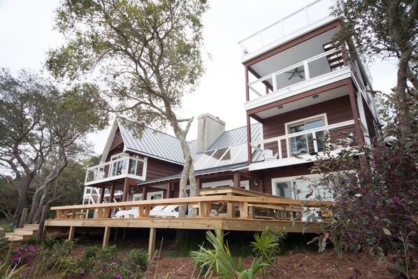 Exterior - Bayfront Lodge-Beautiful & Unique East Bay Retreat (Gulf Breeze)