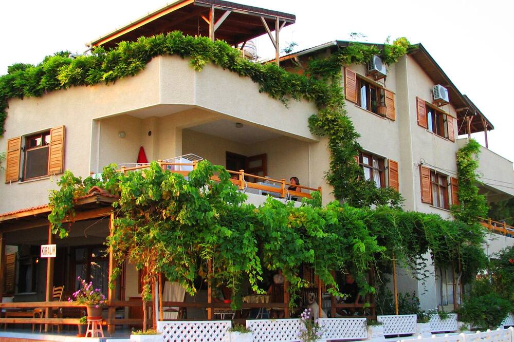 A Cosy Family Flat JUST by the Eagen Sea