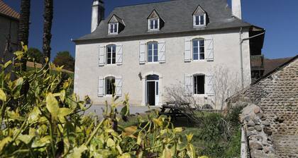 Domaine Lacay - Large capacity gîte