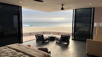6 bedrooms, in-room safe, desk, iron/ironing board