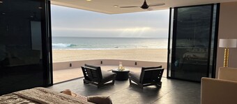 "Villa Rocas" Beachfront Luxury Villa