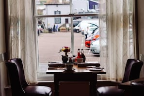 Restaurant - Arosfa Harbourside Guest House (Aberaeron)