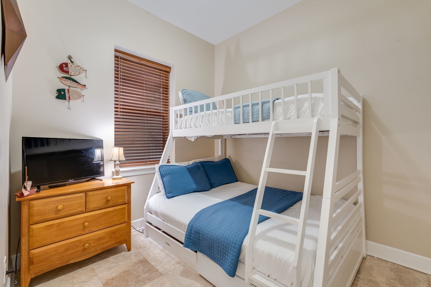 So Close to Paradise - 3BR/2BA walk to beach!