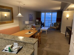 TV, lettore DVD, tavolo da ping pong, impianto stereo