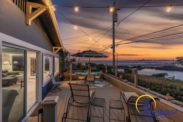 Outdoor dining - Sunset Cottage (Santa Cruz)
