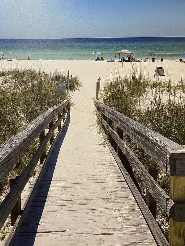 Beach nearby, sun-loungers, beach towels
