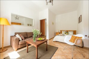 1 quarto, escrivaninha, quartos à prova de som