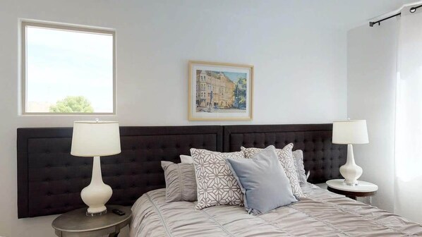 10 quartos, ferros/tábuas de passar roupa, Wi-Fi, roupa de cama