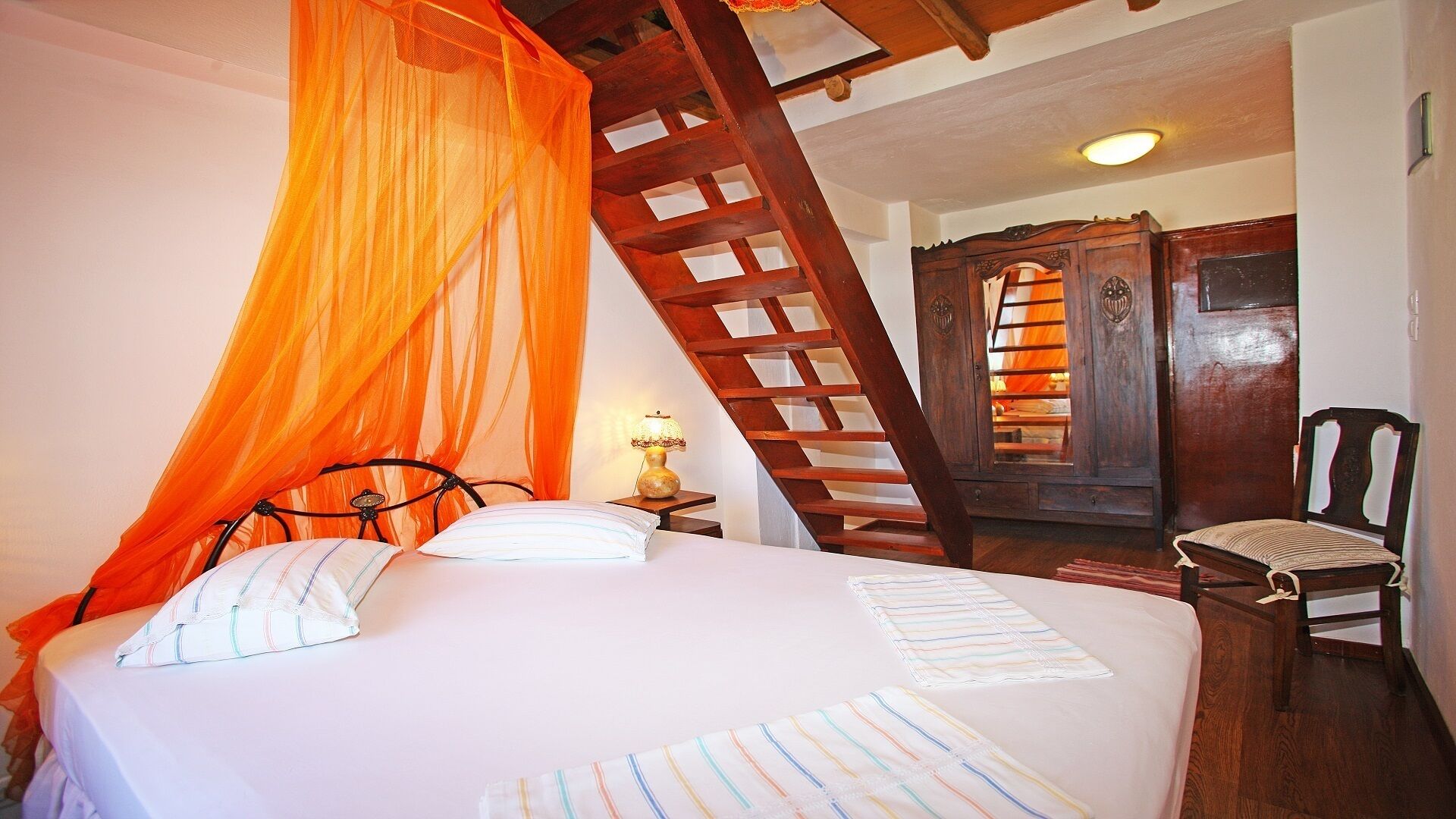 Suite Coral right on the waterfront stylish and comfortable for 3 guests