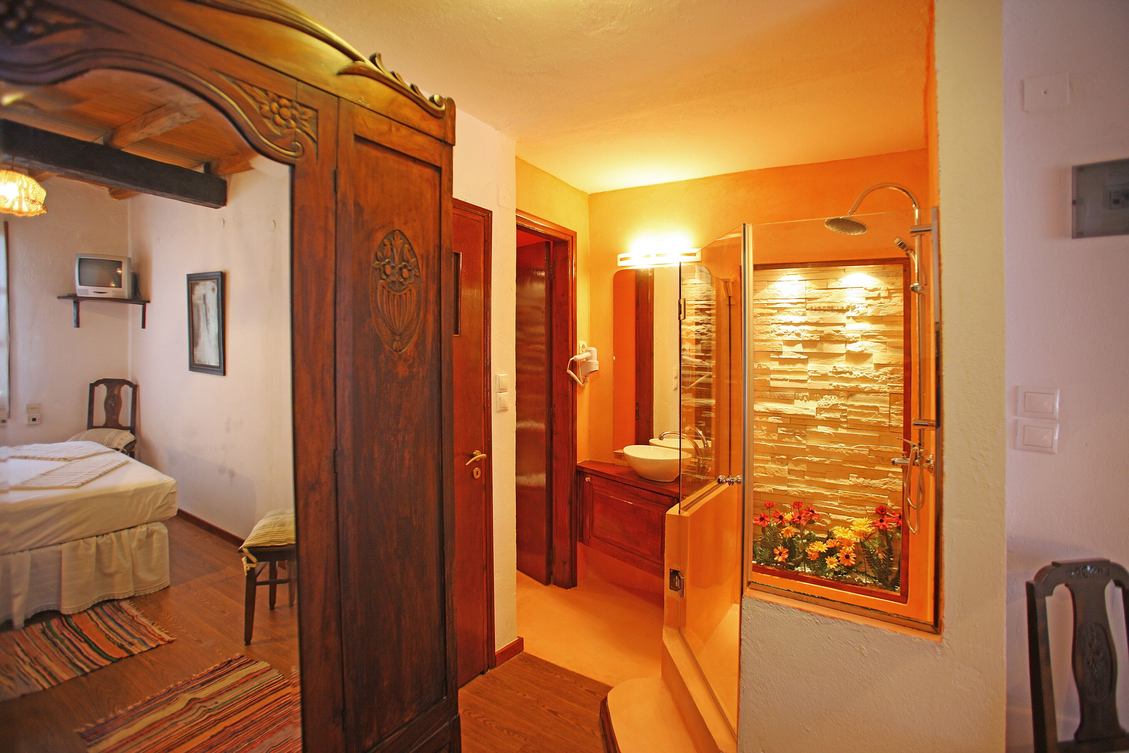 Suite Coral right on the waterfront stylish and comfortable for 3 guests