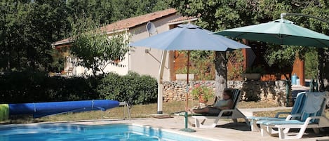 Piscina | Piscina all'aperto, una piscina riscaldata