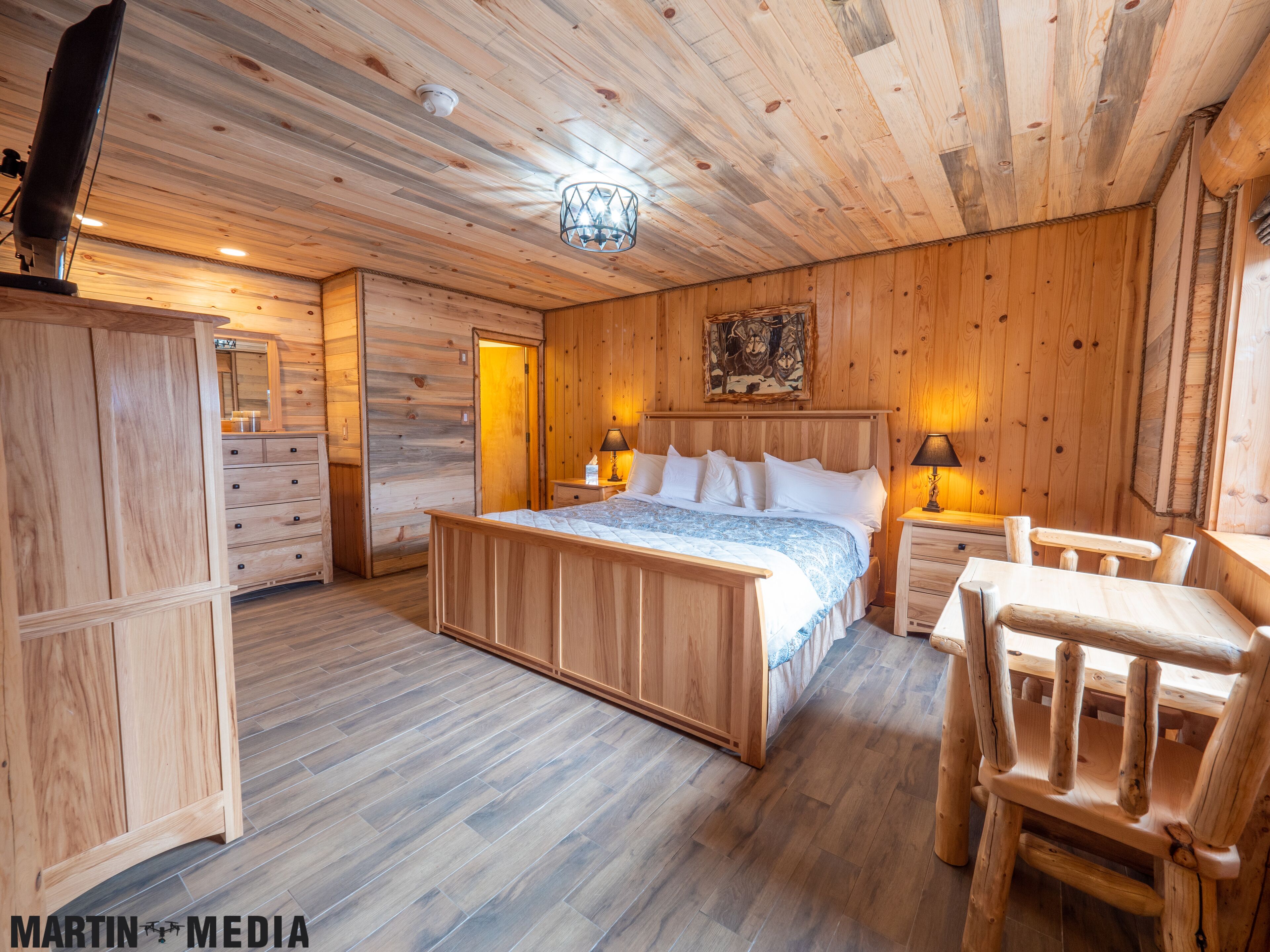 7 bedrooms, in-room safe, desk, iron/ironing board