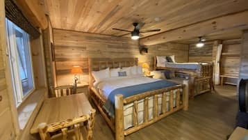 7 bedrooms, in-room safe, desk, iron/ironing board