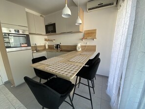 Dining - Bright studio at Rocamare, with rooftop swimming pool (Menton)