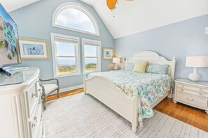 8 bedrooms, free WiFi, bed sheets
