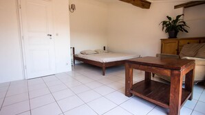 1 camera, ferro/asse da stiro, Wi-Fi gratuito, lenzuola