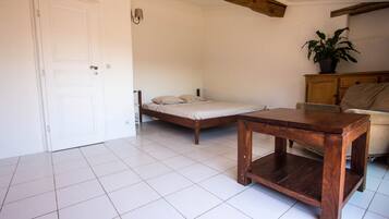 1 Schlafzimmer, Bügeleisen/Bügelbrett, kostenloses WLAN, Bettwäsche
