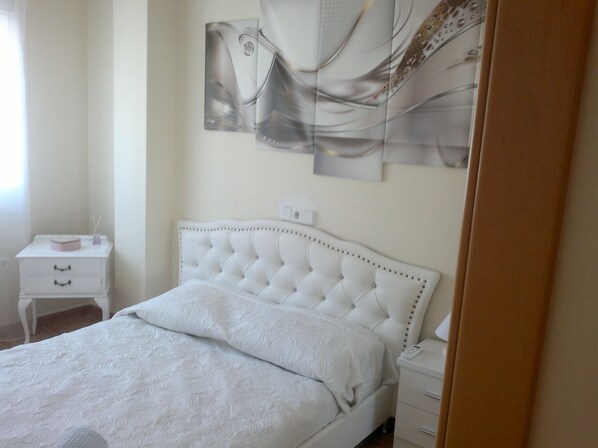 2 habitaciones, tabla de planchar con plancha y wifi gratis 