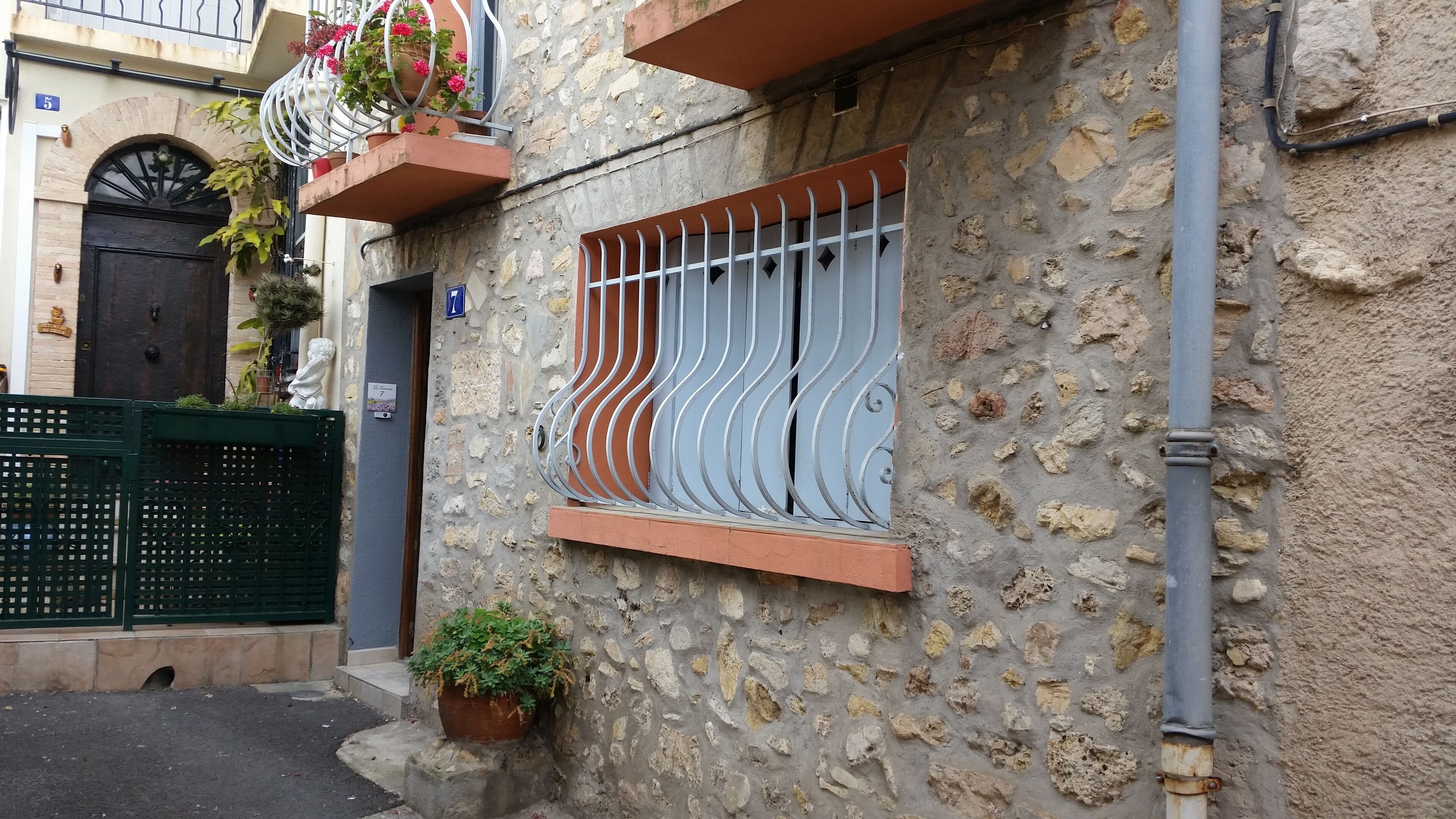 Old village studio near cannes