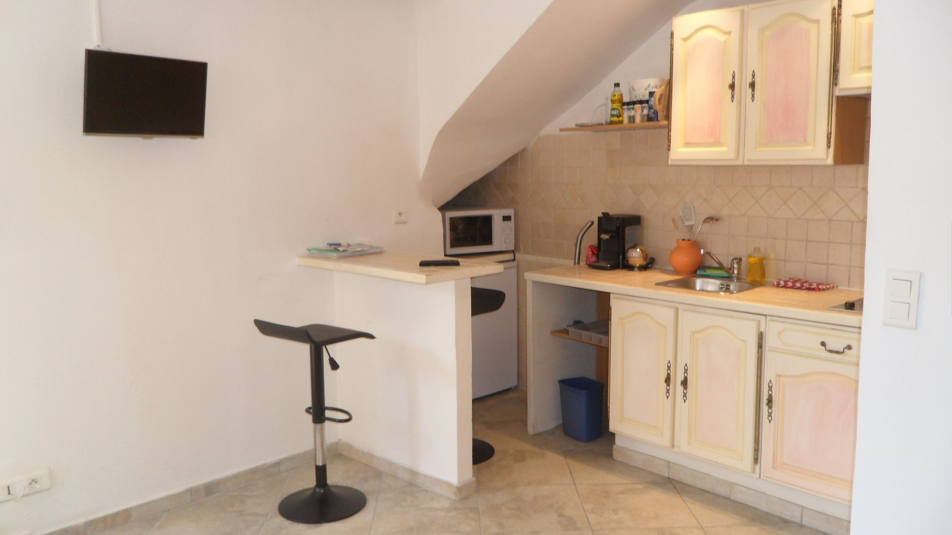 Old village studio near cannes