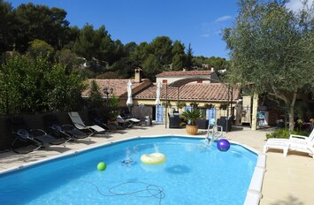 Vu d'ensemble piscine & villa 