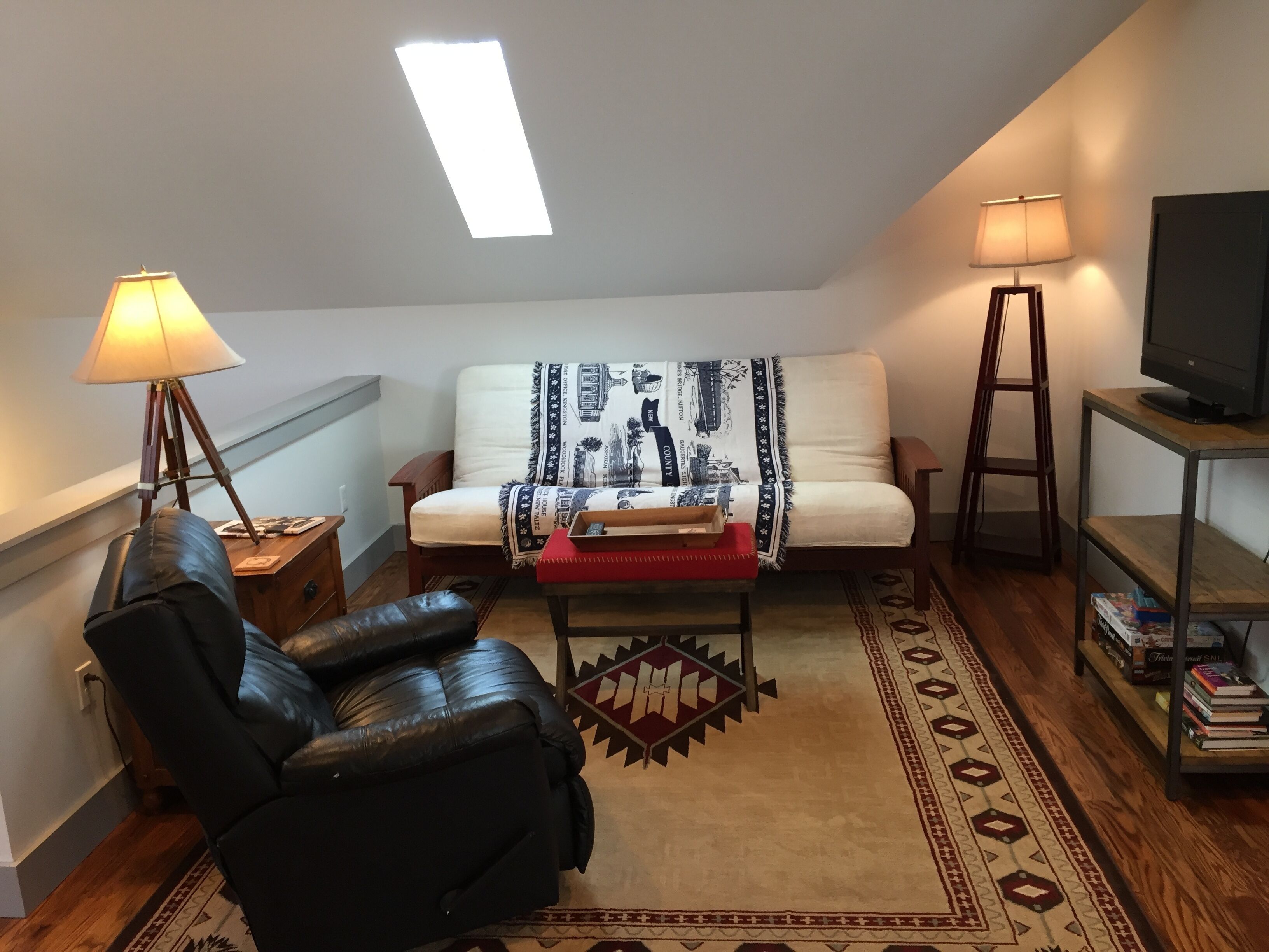 Ridge View Walk-up - Close to Mohonk Preserve, Minnewaska, New Paltz & Gardiner