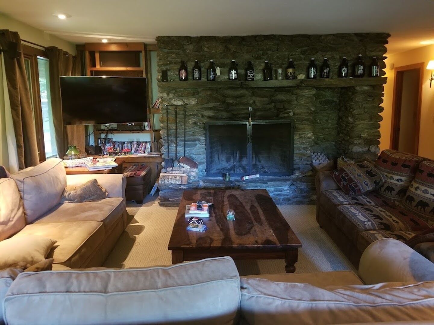 "Whispering Pines" Ski House in the heart of the Green Mountains 