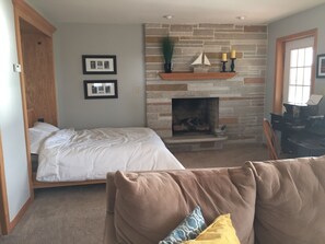 4 camere, una scrivania, ferro/asse da stiro, culla da viaggio