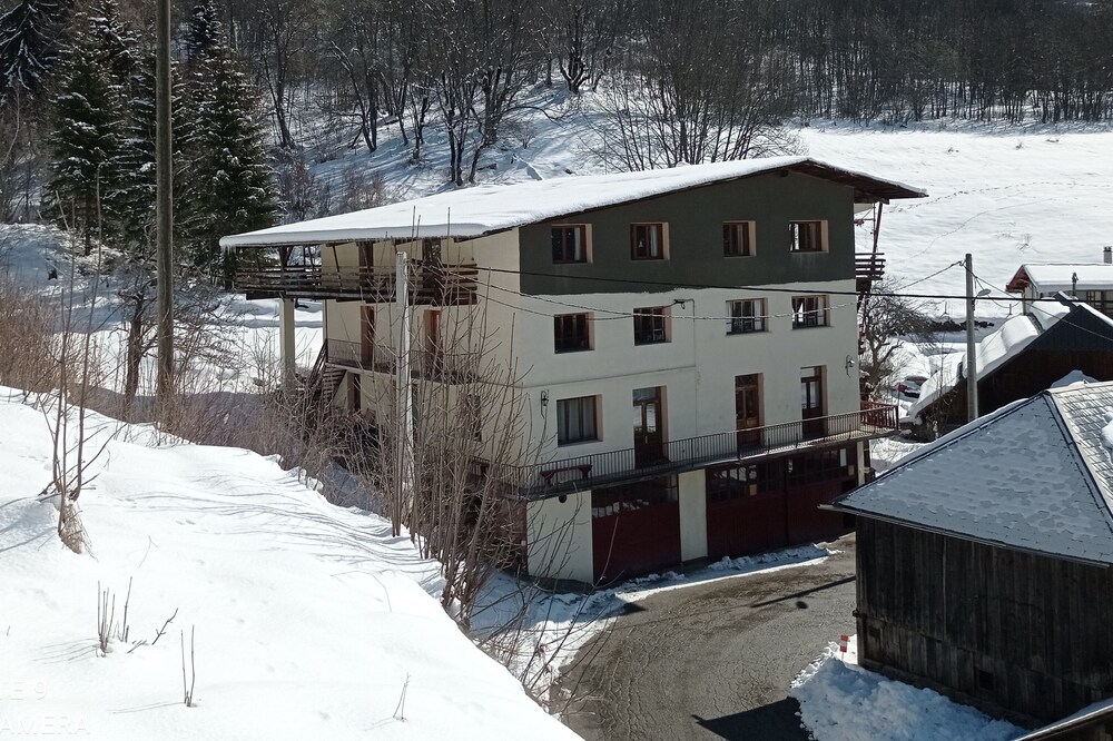 Apartment / house 12 people, Champfol