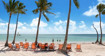 Costa Azul: Oceanfront villa w/ private beach, pool, pickleball, jacuzzi & full staff