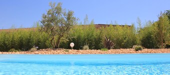 Maison individuelle  avec piscine  proche centre village Pernes-les-Fontaines