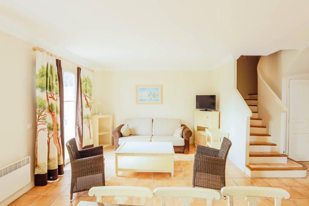 The Villas at the Restanques of the Gulf of St Tropez - maeva Home - Villa facing the lake 4 rooms for 8 people - Comfort