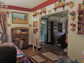 Dining - Hunterston Cottage -Sleeps 6 - Ft. Sill, Wichita Mountains, Casinos (Lawton)