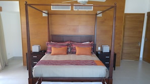 5 bedrooms, iron/ironing board, WiFi, bed sheets